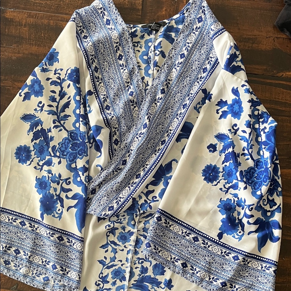 Forever 21 Blue and White Floral Wrap Top